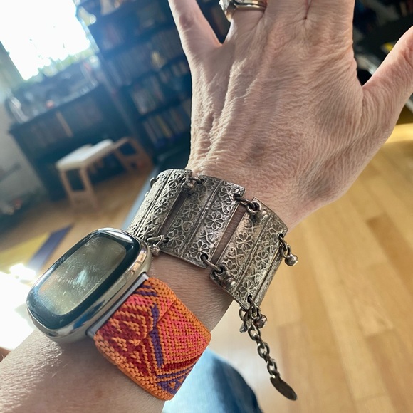 Boho silver toned dangle bracelet with flower stamps, Adjustable, Vintage Look - Picture 9 of 10